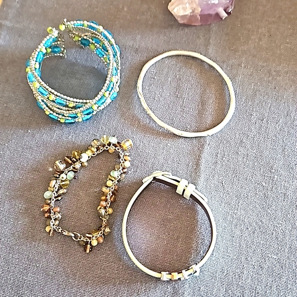 Bracelet lot Fossil charm slide, bangle, 2 beaded blues greens silver keys cute - Picture 10 of 10